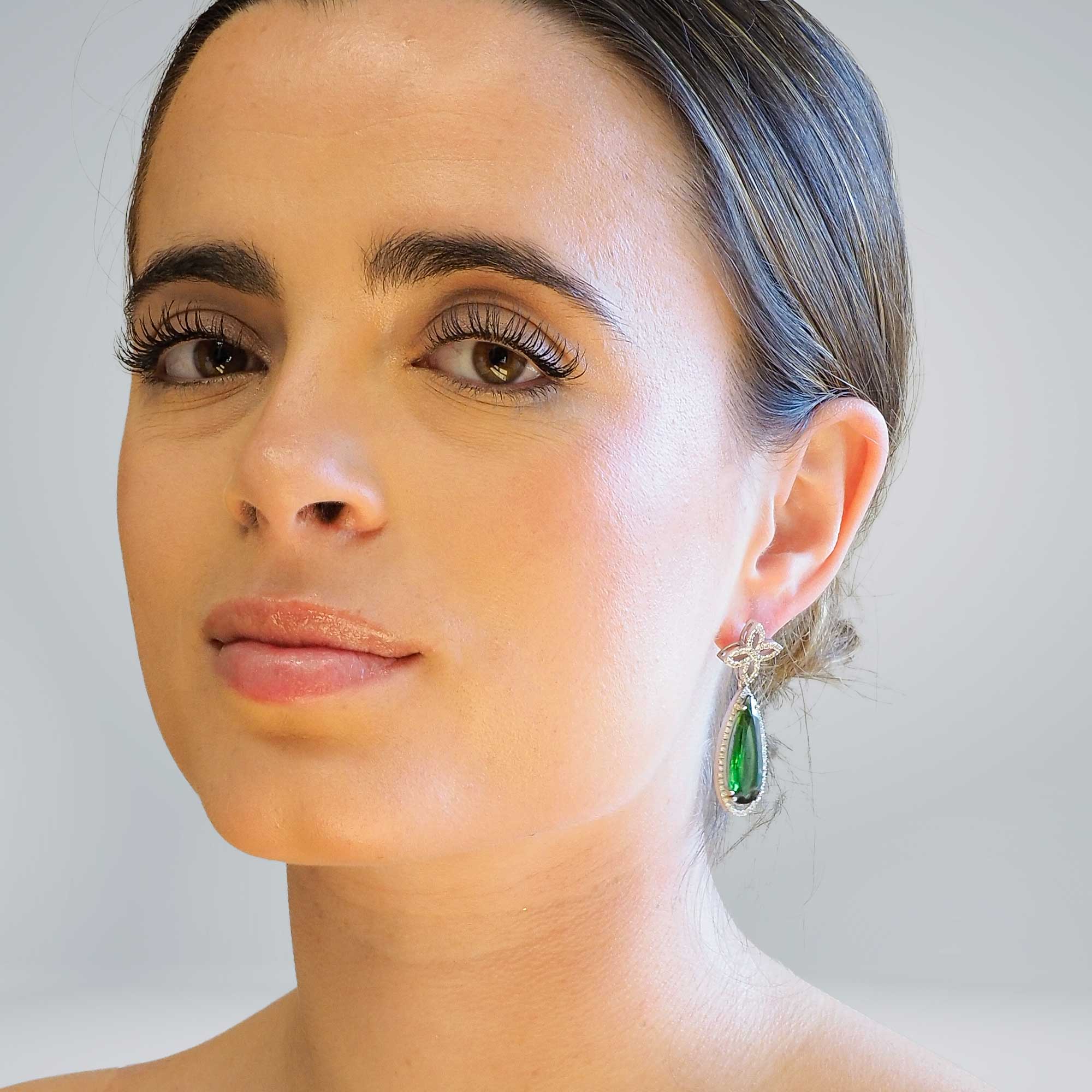 Pendientes largos con turmalinas y diamantes