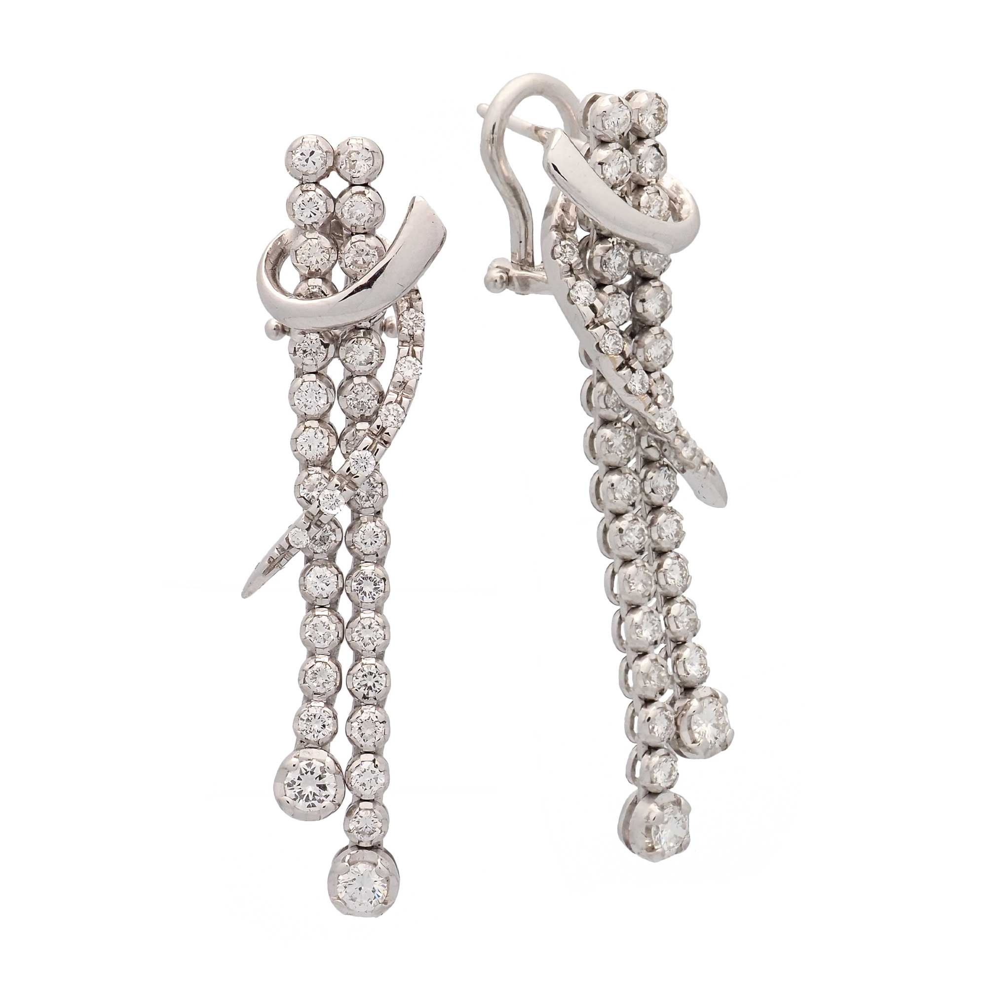 Pendientes largos con diamantes en oro blanco