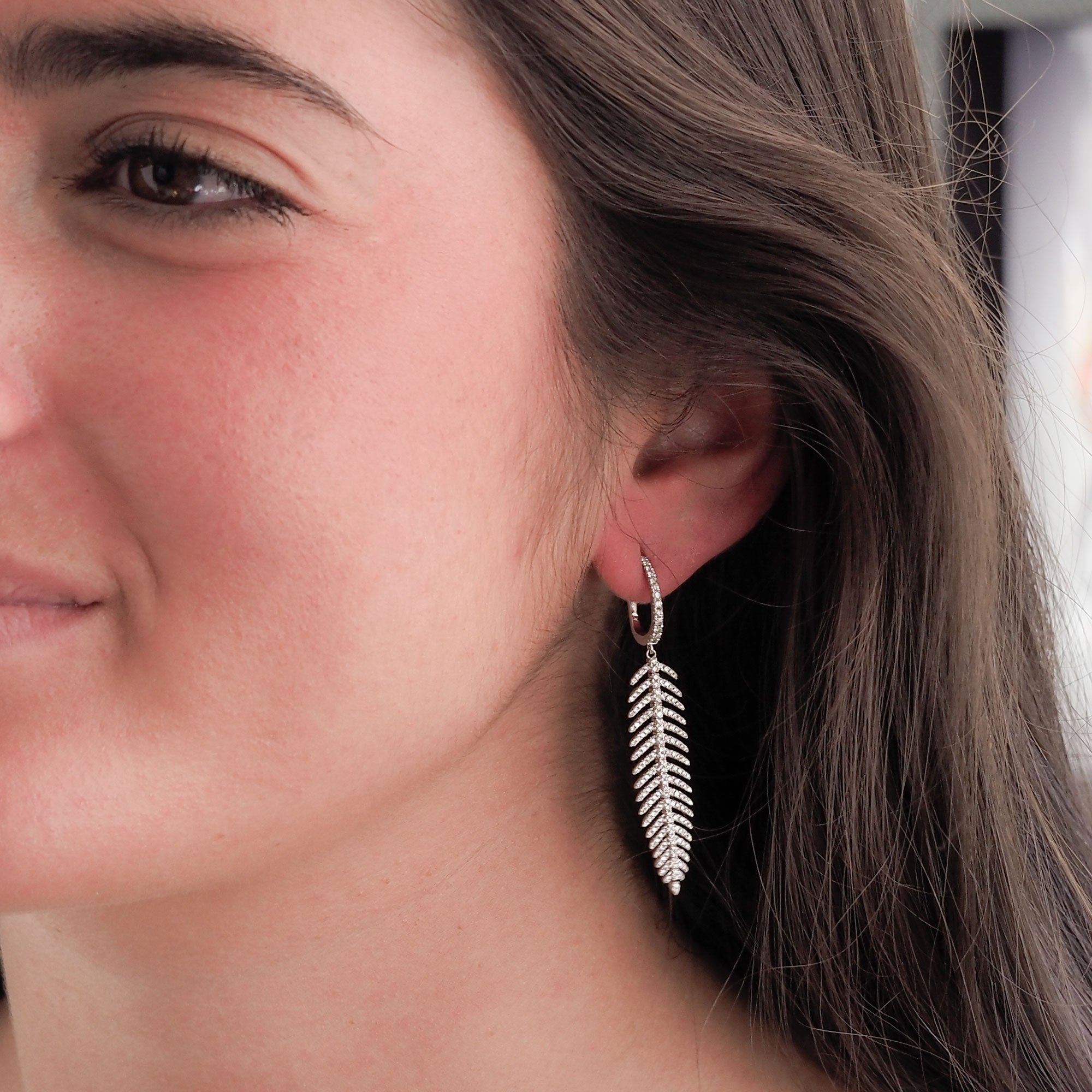 Pendientes largos brillantes