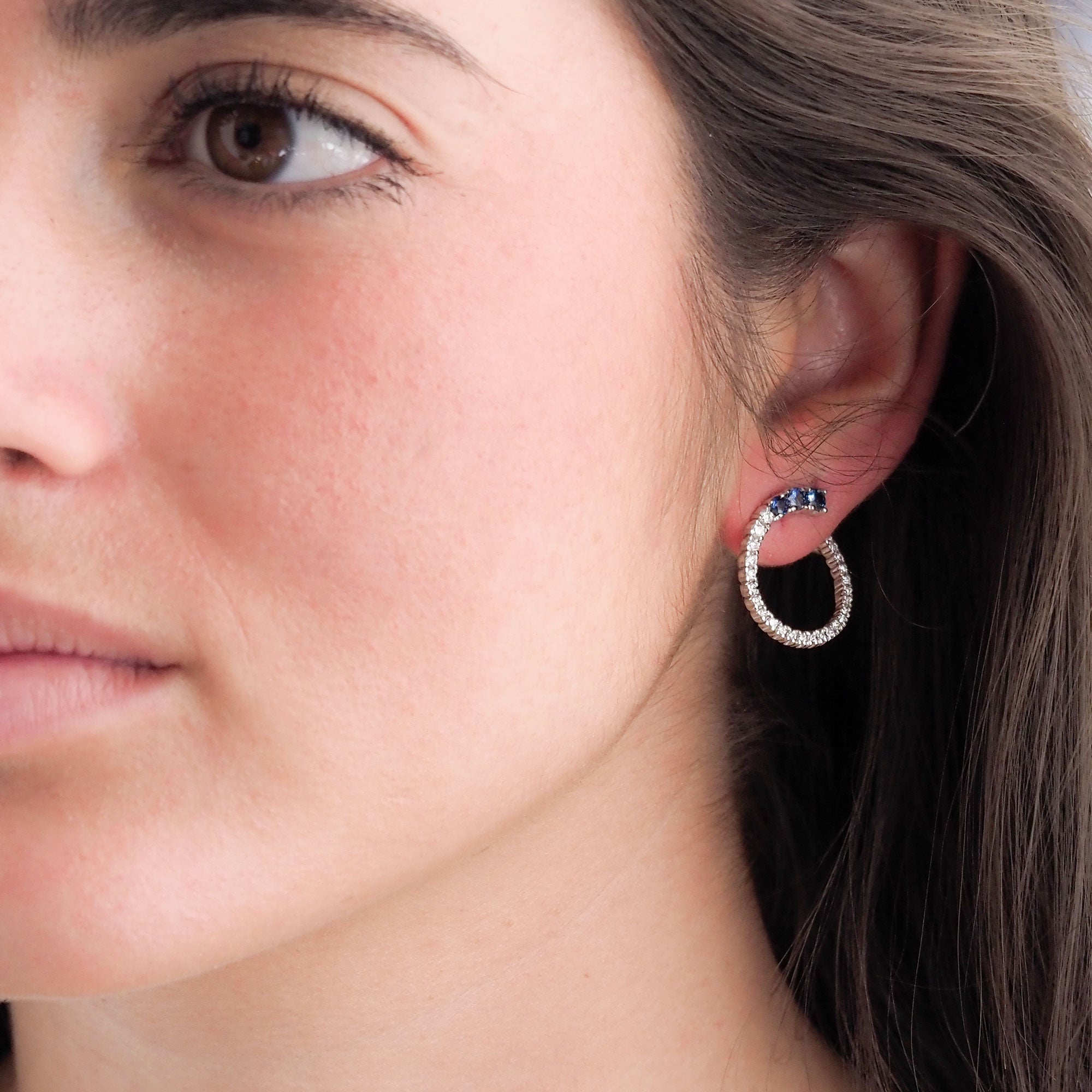 Pendientes criollas de brillantes y zafiros